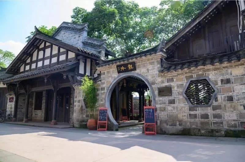 浙江金华警方辟谣“金婺大桥200辆车相撞”:系网友将其他市车祸视频嫁接
